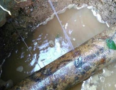 韶关楼顶渗水维修公司分享下地暖漏水的原因及检测方法。